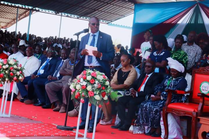 GovLomorukai023's tweet photo. Ready to serve.

Thank you good people of Turkana for giving me opportunity to lead &amp; serve you.

I'm so indebted with your LOVE.I'm going to pay you back with service &amp; clean governance without segregation.

#TurkanaMpya #GVNLomorukaiSwearingIn https://t.co/snOxUeLwPT