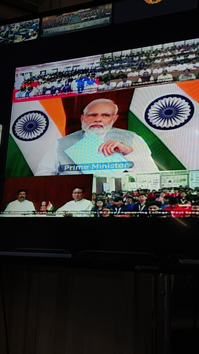 sonacollege's tweet photo. The interaction of our hon'ble Prime Minister Shri @narendramodi ji wd d participants of #SIH2022 Grand finale has started!#PM_ModiAtSIH #InnovationSeAtmanirbharBharat #SonaAt25 #sonatech
@PMOIndia @EduMinOfIndia @mhrd_innovation @AICTE_INDIA @abhayjere @dpradhanbjp https://t.co/5C3aIpfJ5a