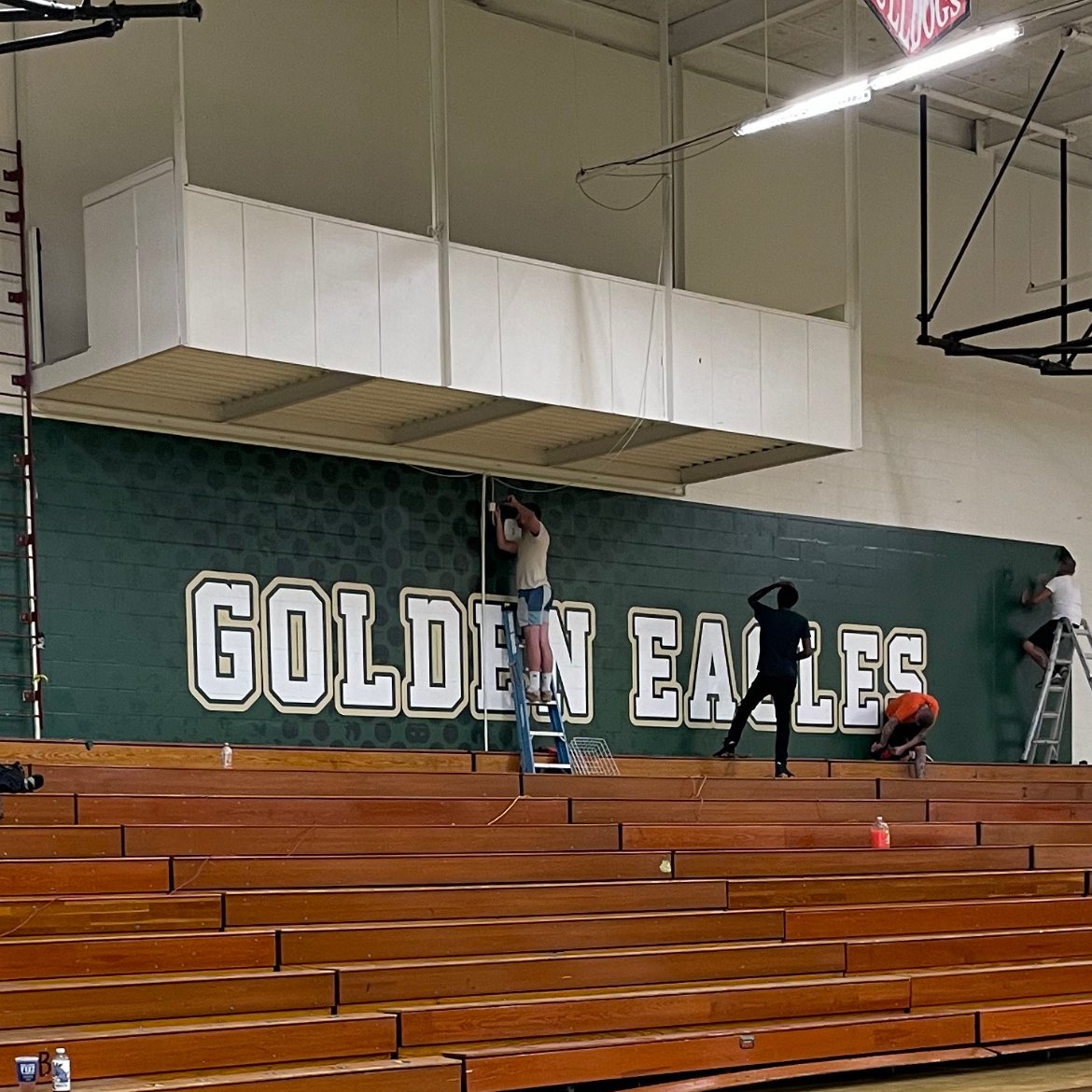 The Oakwood gym got a facelift this week! Thanks to the Golden Eagle Athletic Association for making this possible! Make sure you head to Oakwood to watch out athletes compete this year and check out the new 💚Green💚 and ✨Gold✨! 

Go Eagles!