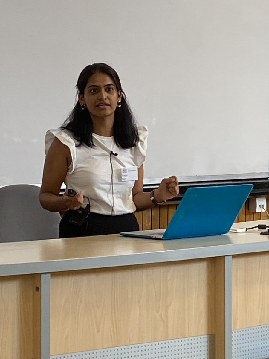 StOnSoftware's tweet photo. Class comments @poojaruhal #ShowUsYourProjects #esug22 https://t.co/gqUyGCVsCx