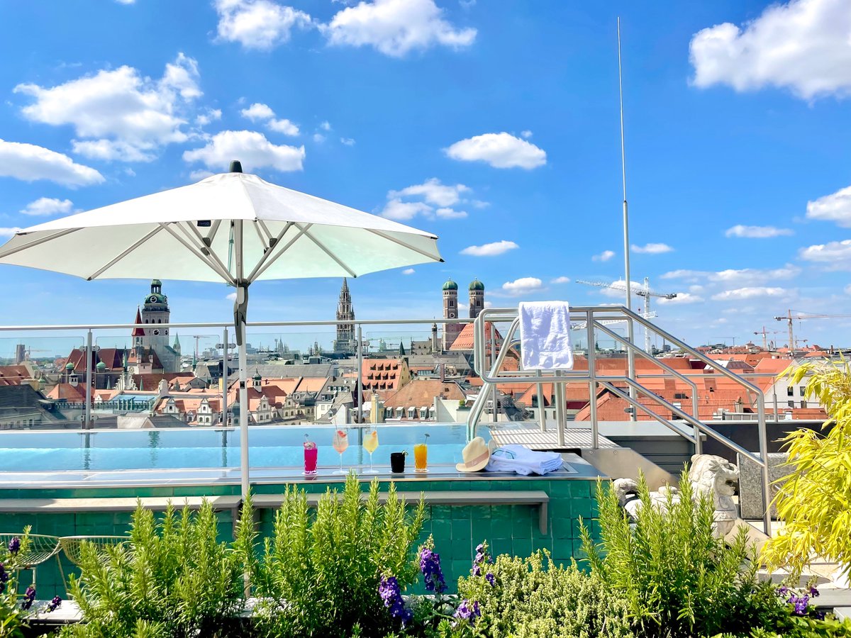 Mahjong meets House of Suntory. 
Beginning next Monday, August 29th we will be serving those 5 new Signature Cocktails for one week on our Mahjong Roof Garden. 
Sit back, relax and enjoy those delightful infusions.