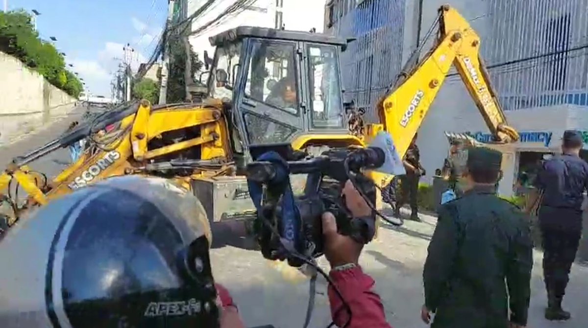 नायकको अनिल कपुर स्टाइलमा बालेन्द्रले हान्देछन् अल्फाबिटामा आफै नक्सा लिएर गइवरि।