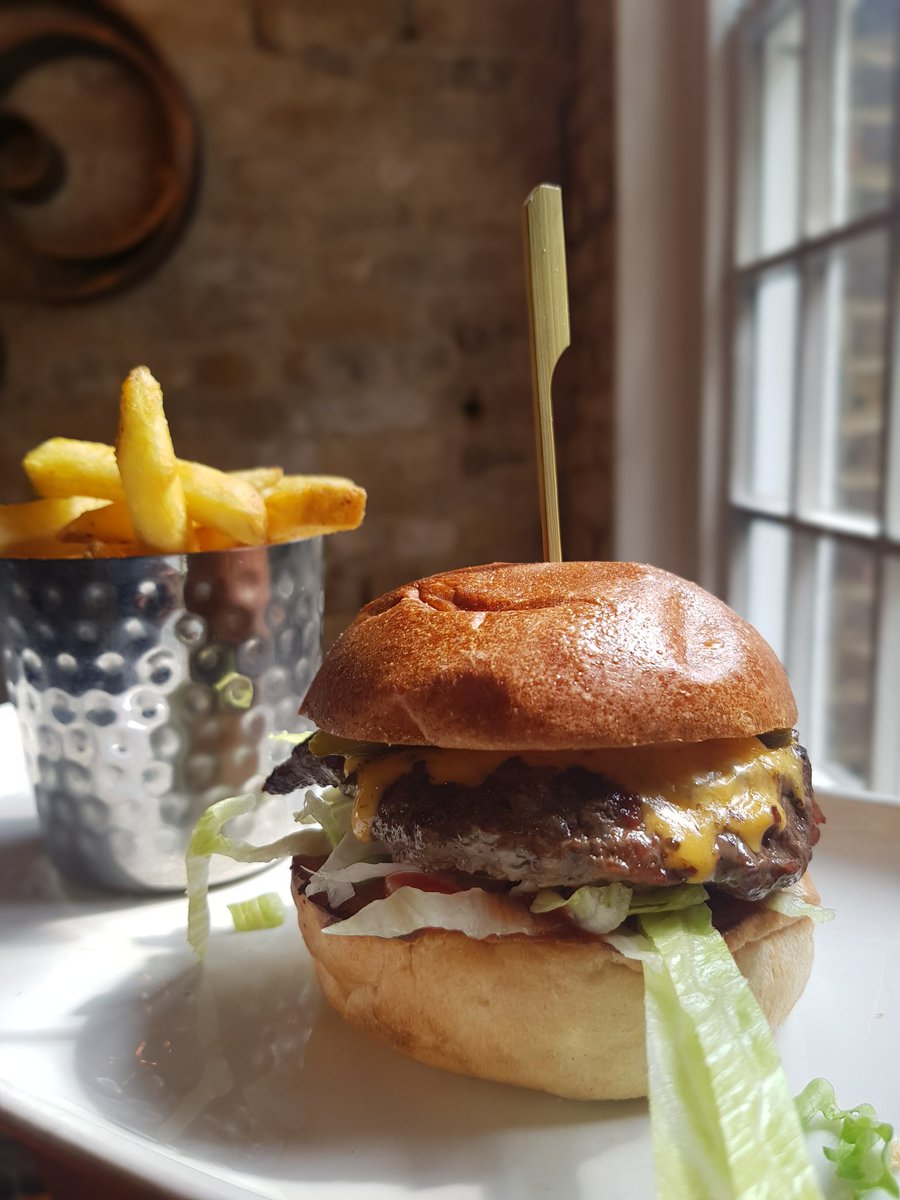 DialArch's tweet photo. We're celebrating today... 🍔

National Burger Day 🍻 Check out our special Burger menu available from 3pm - 10pm TODAY ONLY!🎈

#BurgerDay #BurgerDay2022 #NationalBurgerDay #foodie @YoungsPubs https://t.co/MrH0XczEUr