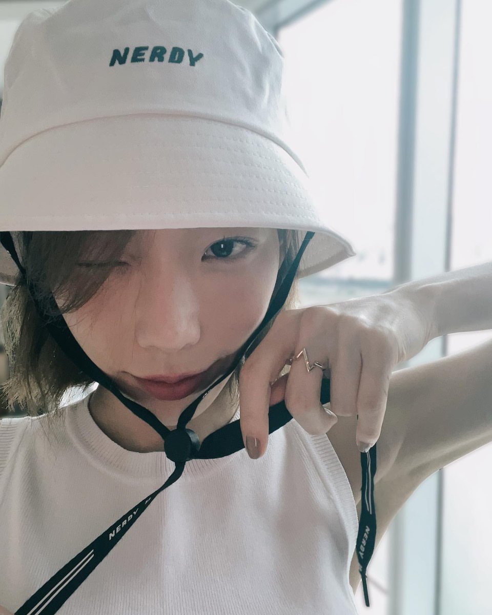 요즘.. 태연이라는 여자가 심각하게 잘생겼어요 히발