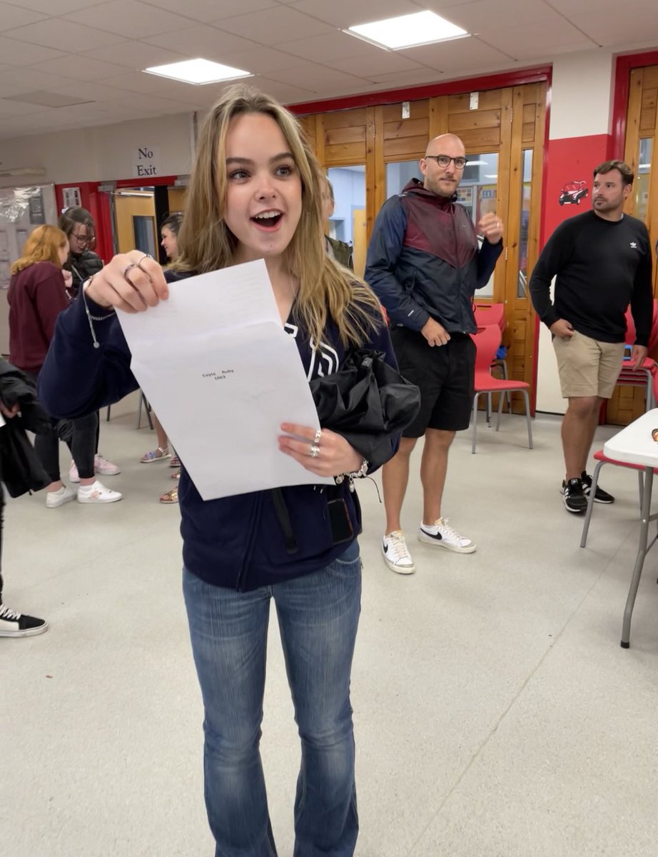 RodingValleyHS's tweet photo. Lots of very happy smiley faces at GCSE Results morning 😃 We are so #proud of our Yr11 students. Fantastic results! Excited to see record numbers joining our Sixth Form and excited for all the amazing futures awaiting such a great bunch of young people 🤩 #gcseresultsday2022 https://t.co/bexnvwoduC