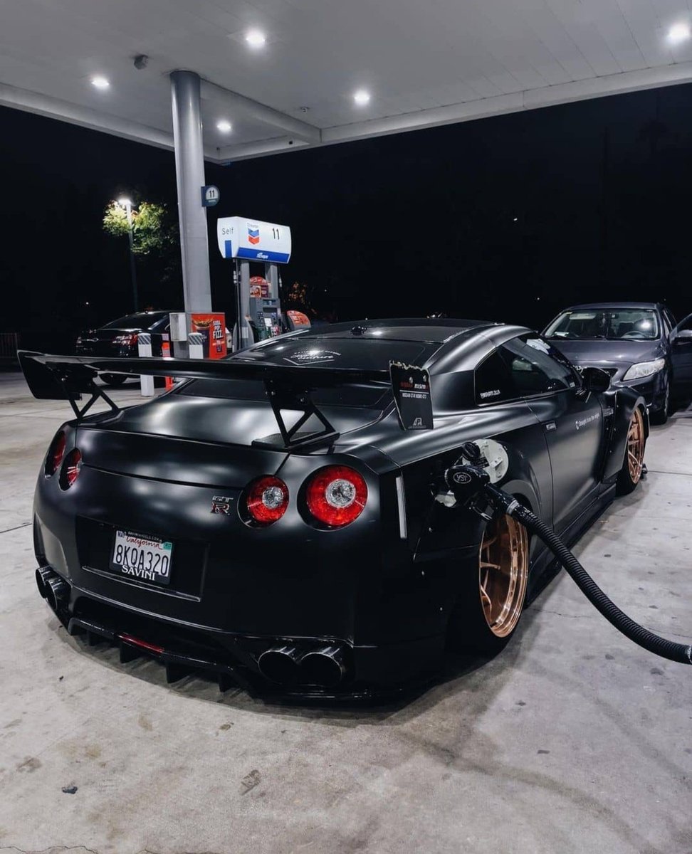 DailyGTRTM's tweet photo. Thirsty 💦 https://t.co/KI09SZWKj9