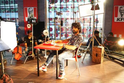 grace_entertain's tweet photo. BEHIND THE SCENES AT SUPERSTAR ALLU ARJUN @kfc #KFC 
@AlluArjunHCF @TrendsSSAA @AlluArjun_Army @VeNKeyBunnyFan @AlluKarnatakaFC #AlluArjun #AlluArjunForIndiaDayParadeAtNYC 
@GraceSofas

#gracesofa

#Mumbai

#gracesofaandentertainment

#EntertainmentNews 
https://t.co/b5bHGojmof https://t.co/nk3JlFNpLr