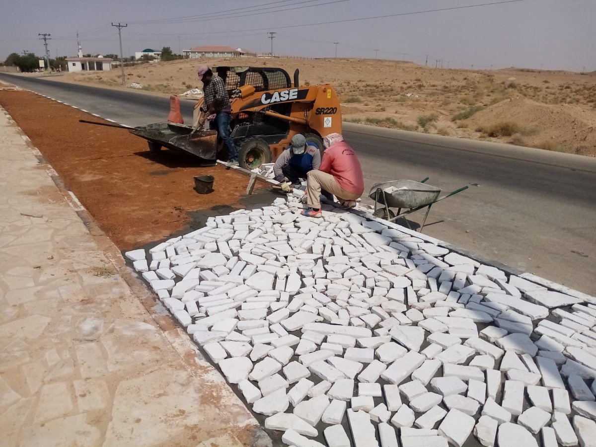 BladetAlhotah's tweet photo. #بلدية_حوطة_سدير تُجمّل الجُزر بمركز #عشيرة_سدير . https://t.co/jnwMPilFy8