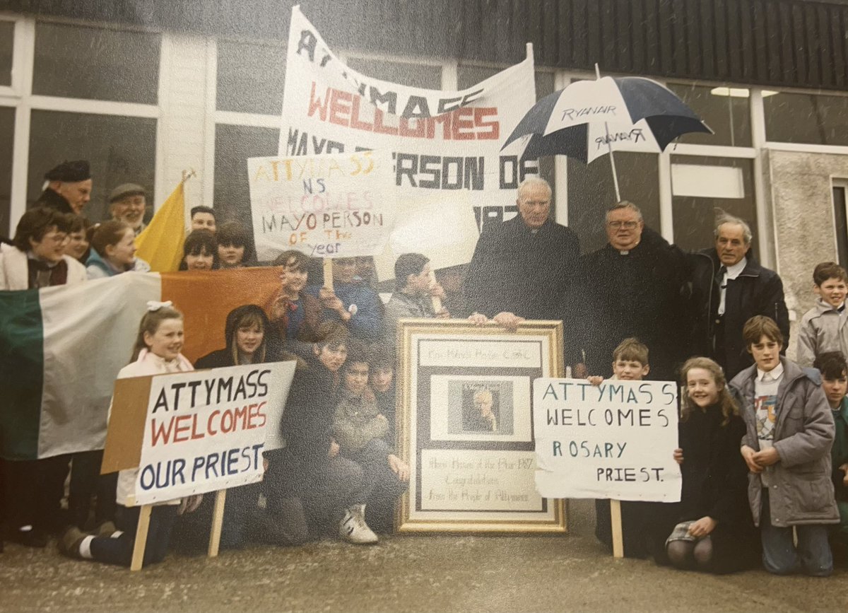 Fr Peyton getting a great welcome from the children of Attymass School in 1987 #Thursdaythrowback #attymass #school #welcome #frpeyton #fatherpeytoncentre #priest #mayopersonoftheyear #tag #TagYourFriends
