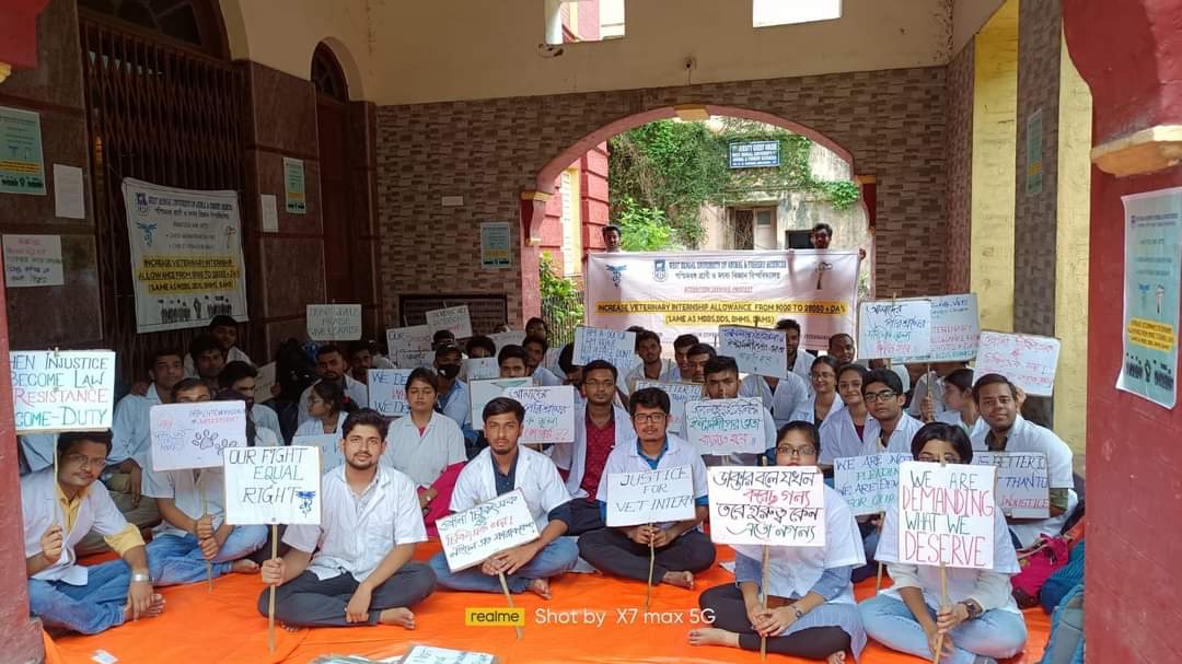 Full emphasis will be applied...Stipend will be increased.
If not today then tomorrow, we will show you the possible..! ✊✊
অবস্থান বিক্ষোভ -Day 10
#increase_wb_vet_stipend 
<a href="/MamataOfficial/">Mamata Banerjee</a> <a href="/SwapanDebnath98/">Swapan Debnath</a> <a href="/AITCofficial/">All India Trinamool Congress</a> <a href="/atul1chaturvedi/">atul chaturvedi</a> @Murugan_MoS <a href="/Dept_of_AHD/">Dept of Animal Husbandry & Dairying, Min of FAH&D</a> <a href="/presidentVCI/">Dr. Umesh C Sharma</a>