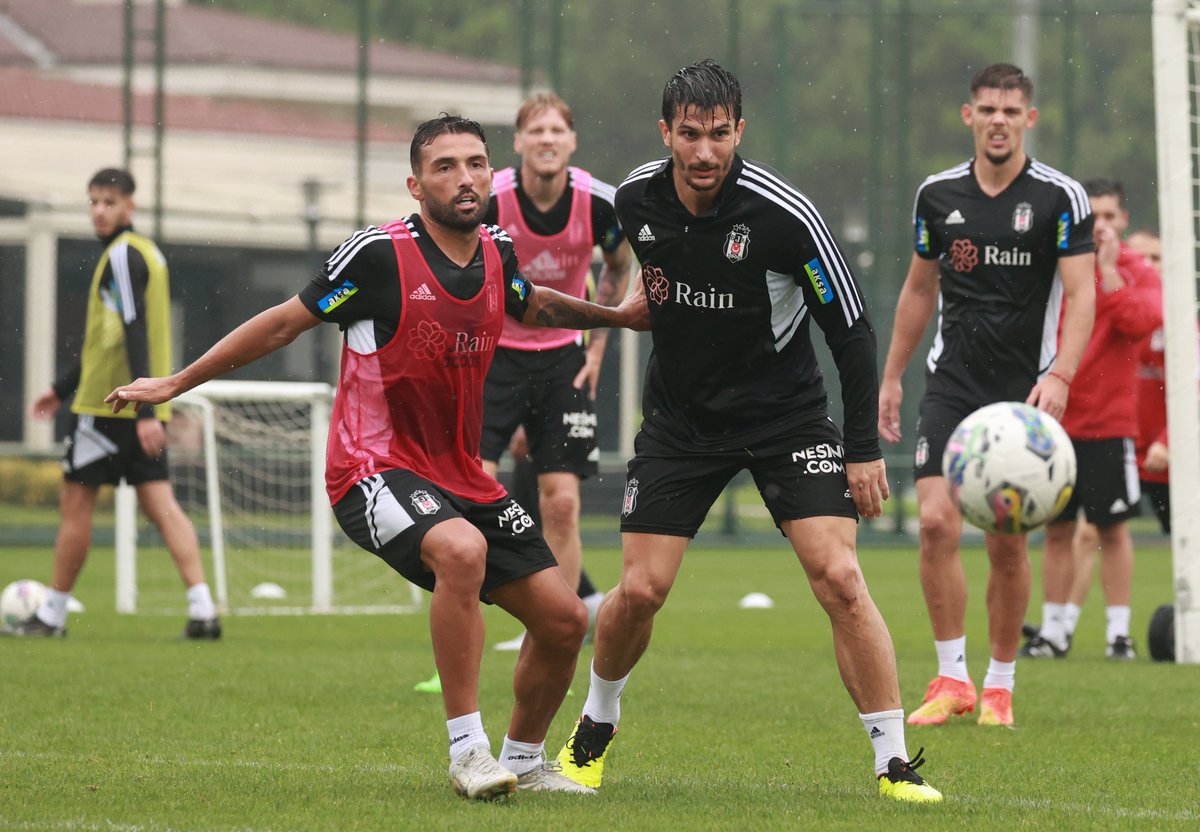 Besiktas's tweet photo. Beşiktaşımız, Demir Grup Sivasspor maçı hazırlıklarına bugün yaptığı antrenmanla devam etti. 🦅

#BJK https://t.co/LATfz06gbz