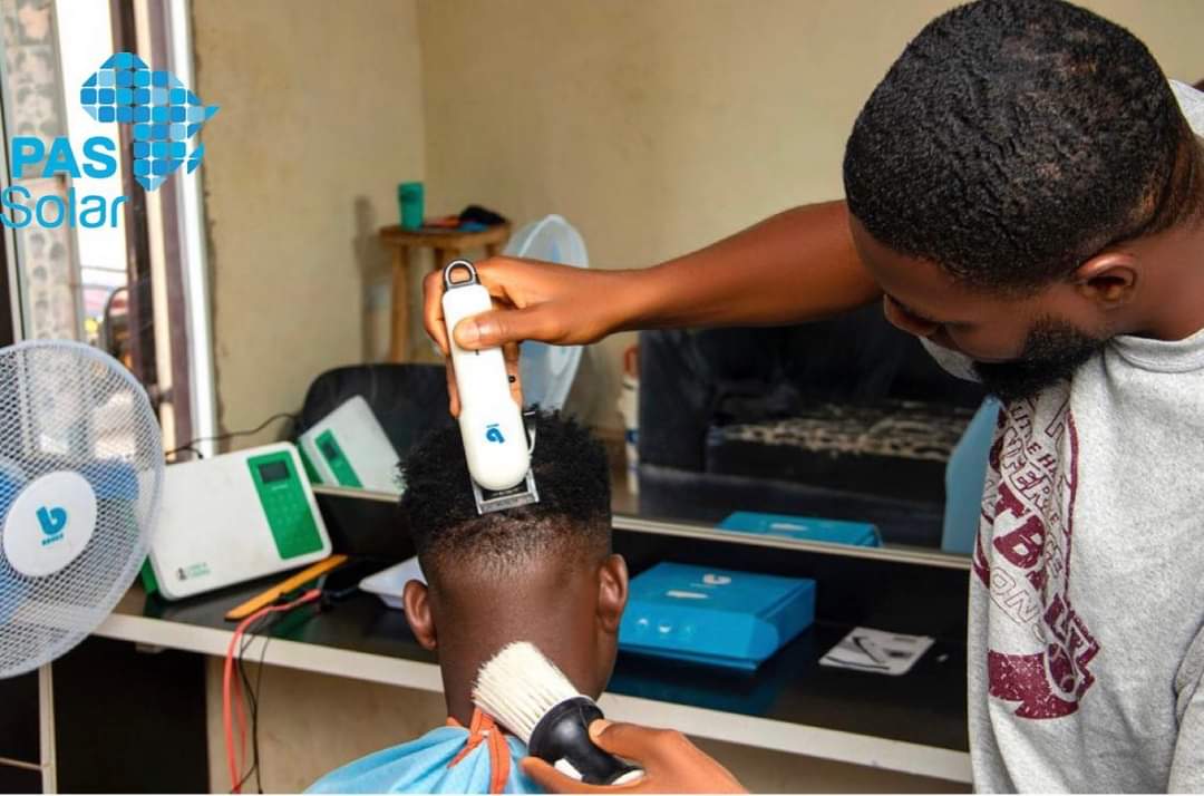 PAS_SOLAR's tweet photo. Do you dream of being your own boss? Get our unique shaver and turn your dreams into reality.
-it's cordless
-it lasts up to 5 hours
- It saves you from spending on fuel
Don't sleep on this!
For inquiry call: 09087482434 or send a DM.
#PAS_Solar #SME #EnjoyLightNoWahala 💡 https://t.co/cN0VL3MbGa