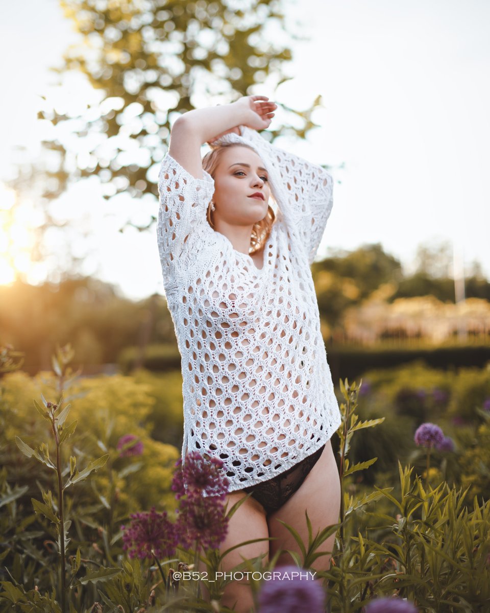 B52_Photography's tweet photo. Outdoor boudoir can be fun too 📷

#portraitphotography #boudoirphotographer #Boudoir #outdoorboudoir #portraitart #models #girl #beauty #slovakphotographer https://t.co/UfeOxBJsIe