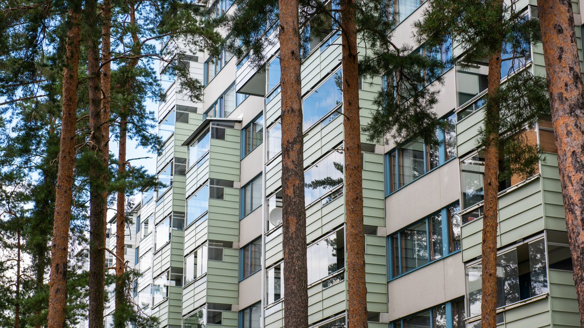 yministerio's tweet photo. Hallitus hyväksyi asetuksen avustuksista asuinrakennusten kaukolämpölaitteistojen uusimiseen matalalämpötilaiseen kaukolämpöön soveltuviksi vuosina 2022 ja 2023.

Avustuksella vauhditetaan vihreää siirtymää ja lisätään huoltovarmuutta.

Tiedote: https://t.co/A03889eq4x https://t.co/VxMDCe1x4V