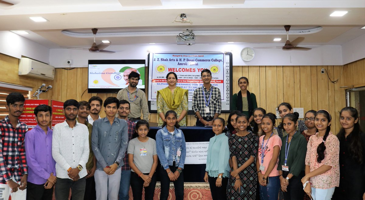 amroli10's tweet photo. Date : 25/08/2022, Thursday ; “Inter Class Mahatma Gandhi Quiz Competition”.
.
.
.
.
.
#amrolicollege #JZShah #HPDesai #MahatmaGandhi #QuizCompetition #InterClass #InterClassCompetition #InterClassMahatmaGandhiQuizCompetiton https://t.co/jRKuyuNsXS
