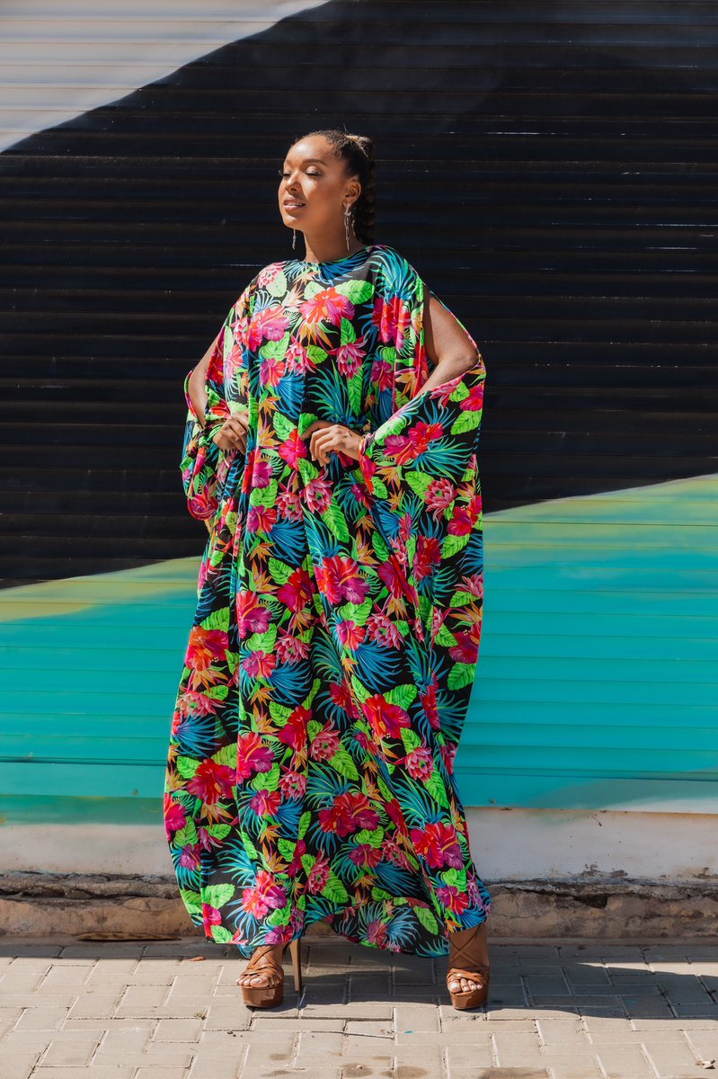 RonchiDeCuba's tweet photo. #solobyronchi 2022 “Alegria” collection. See the show on our new FB page TBR Fashion Aruba. #ronchidecuba #aruba #fashiondesign #collection #localdesigner #arubastyle #islandfashion https://t.co/xVyCjt2pf4