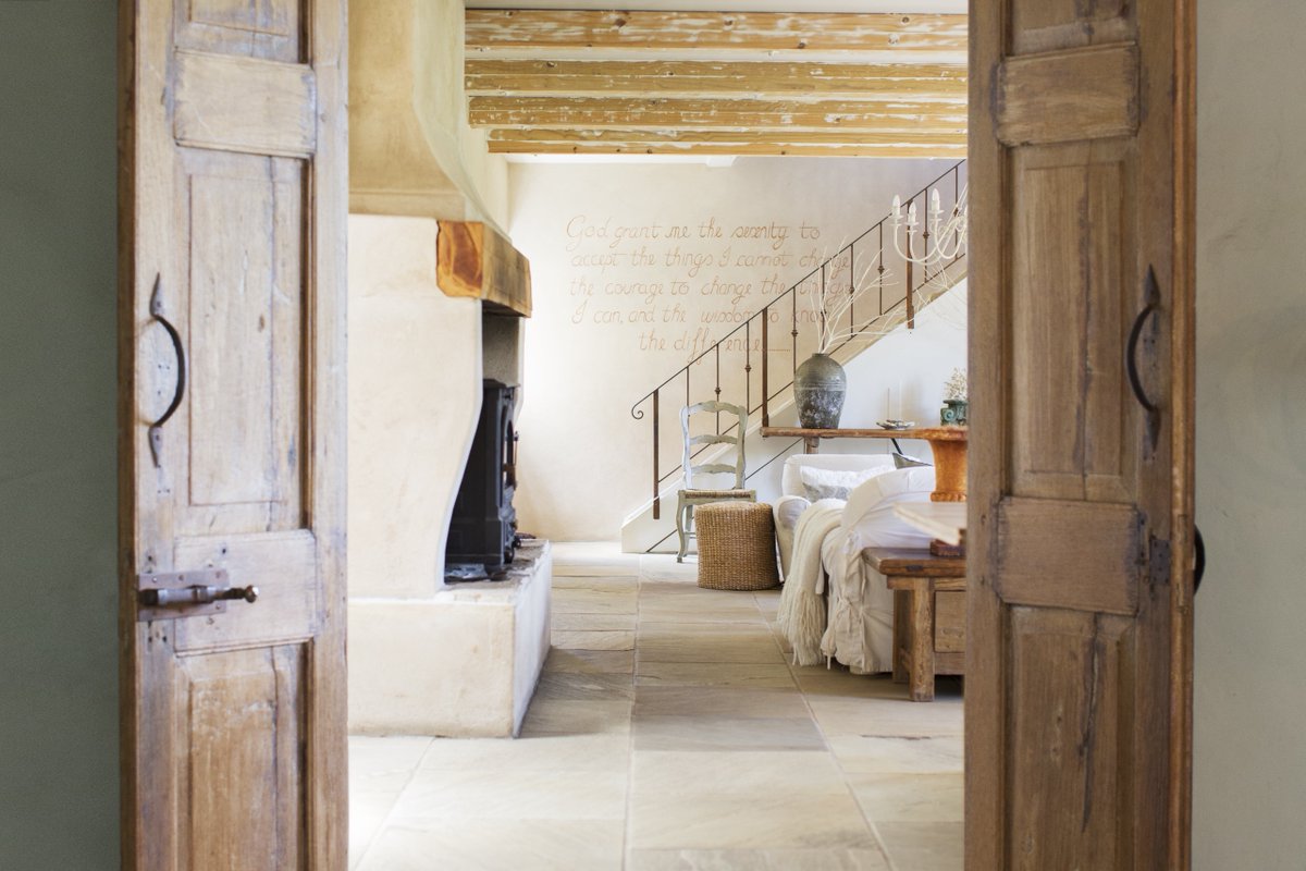 LTP_UK's tweet photo. Need to seal a new stone floor - or deep clean tiles at the end of a busy summer holiday? Our LTP range includes protection and maintenance treatments for all types of tile & stone. Discover the full range at https://t.co/u0xTfSXDdt #tiles #tilers #stonefloor #tiletuesday https://t.co/Z2zqmSOCgW