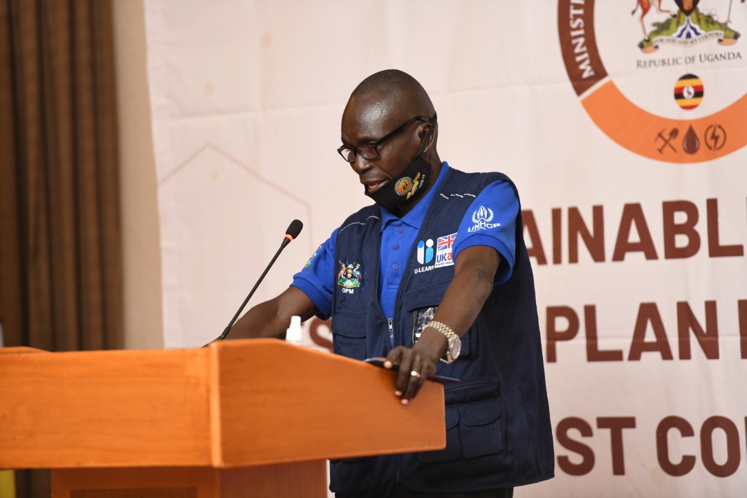 CrrfUganda's tweet photo. Earlier today, the Rt. Hon. Prime Minister Robinah Nabbanja launched the 'Sustainable Energy Refugee Response Plan' at Serena Hotel, Kampala - on behalf of the Government of Uganda. The launch was organized by @MEMD_Uganda, @giz_uganda &amp; @CrrfUganda.  

#withrefugees #CRRF #SERP https://t.co/tFAz3oodQB