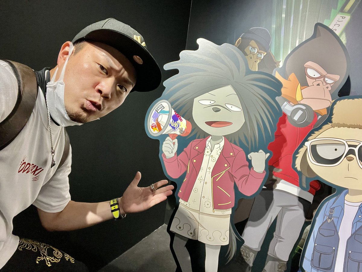 chado_horii's tweet photo. オッドタクシーエキシビジョンことオッド展の我らがヤノさん🦔✨
今回のコラボの全員集合パネルと一緒に撮影すればオッドタクシーの世界に入れちゃう🚕✨
俺みたいにぼっちだと難しいけどw🤗
物販コーナーもグッズやアパレルが超充実してて欲しかったグッズ色々買ってしまった関口の中の人🐻‍❄️
#オッド展 https://t.co/PFwvbHNJlN