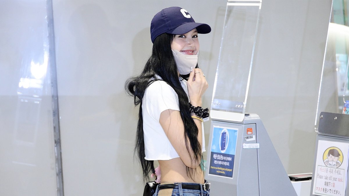 bimong_fancam's tweet photo. #BLACKPINK “#LISA” (#블랙핑크 #리사) 출국 직캠 | 인천공항 • 비몽 Incheon Airport Departure (FANCAM)

https://t.co/zoQqXtE1xk https://t.co/GY67QYsspX