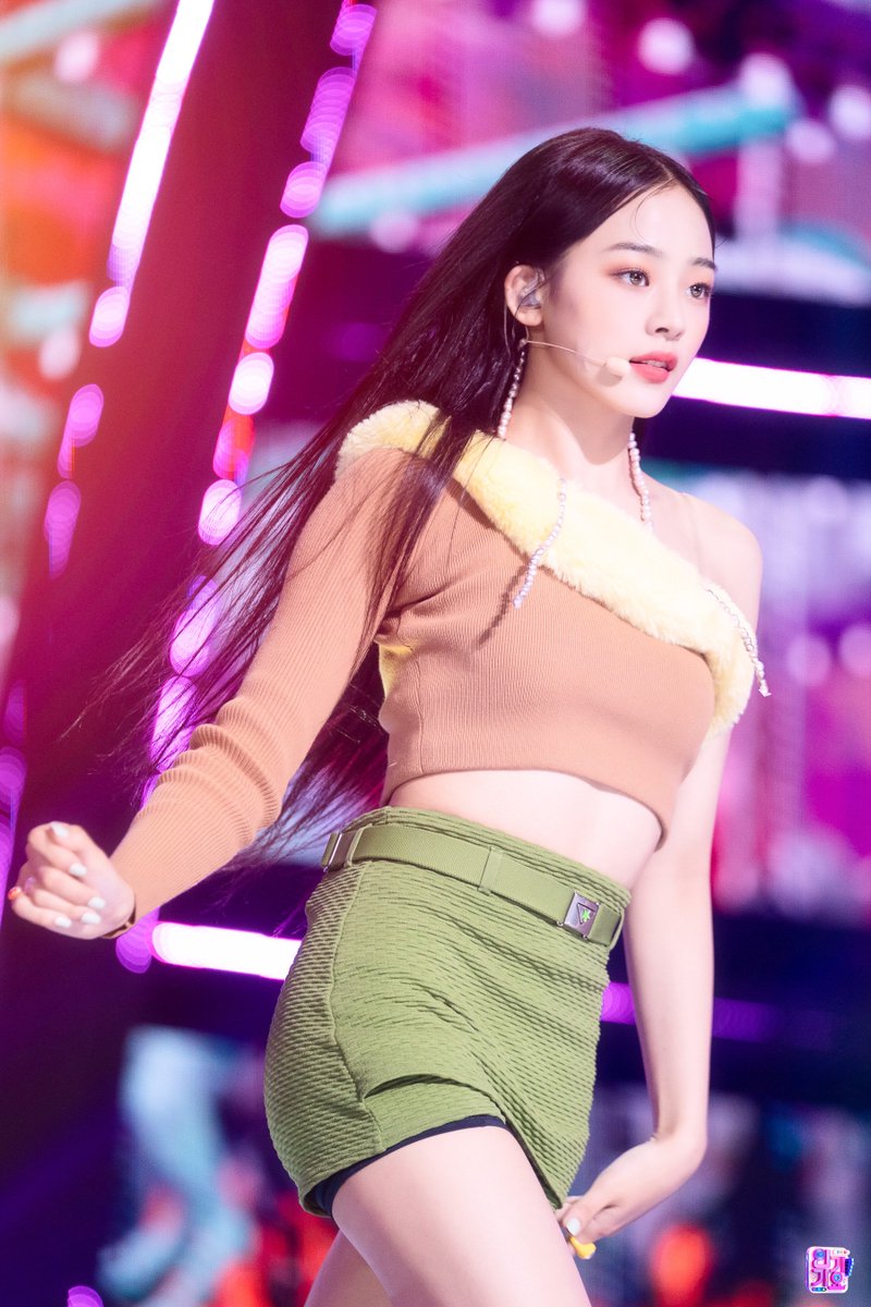 ash_realize's tweet photo. 뉴진스 민지 SBS 인기가요 포토스케치 2022.08.21 https://t.co/3YGCia8K0E