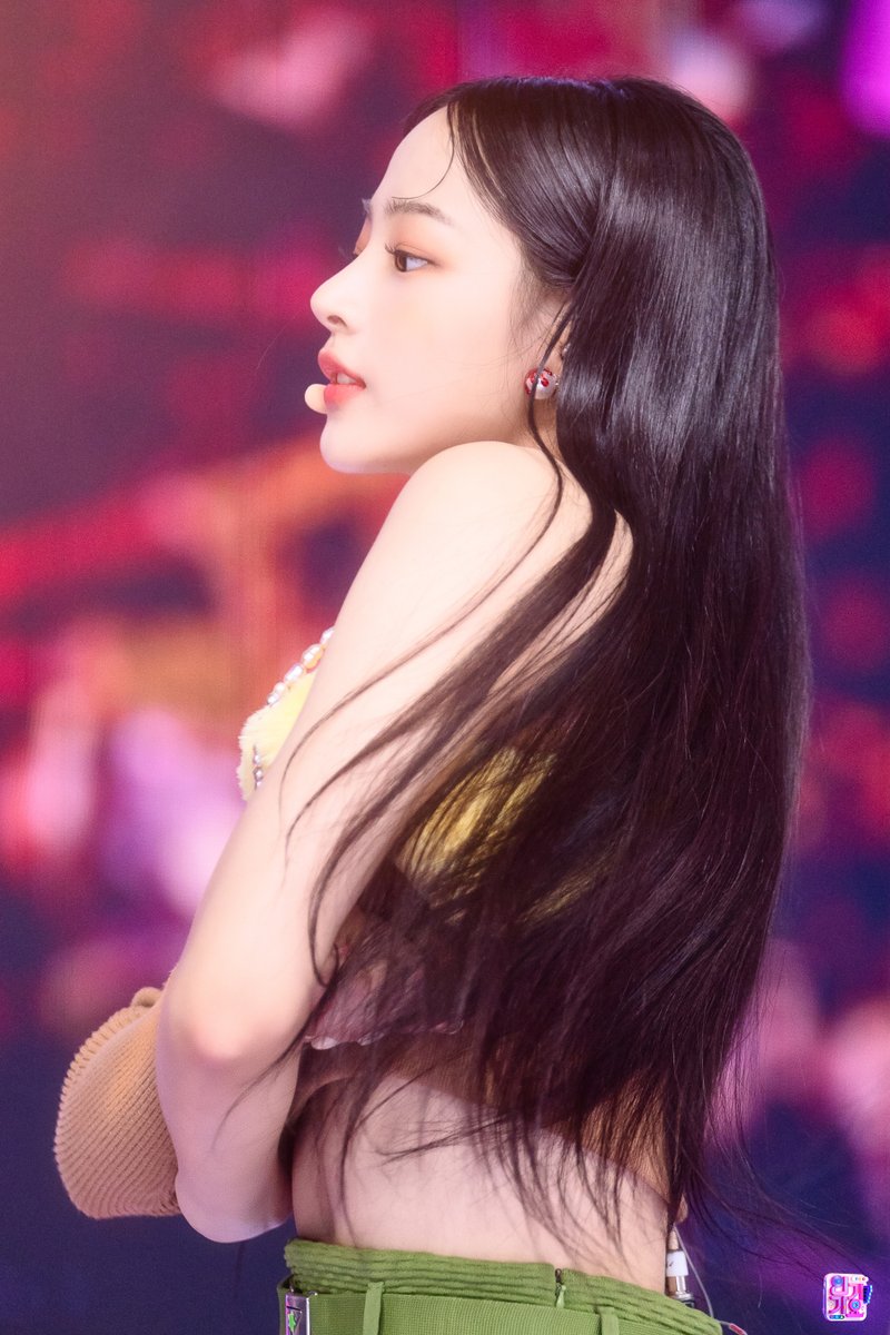 ash_realize's tweet photo. 뉴진스 민지 SBS 인기가요 포토스케치 2022.08.21 https://t.co/3YGCia8K0E