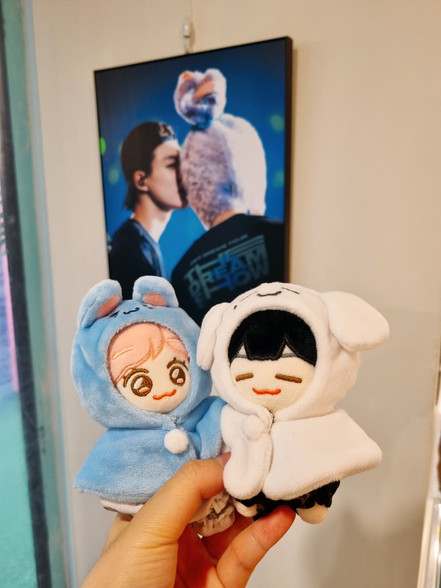 pi_pip's tweet photo. #드림에서_만나는_뜻_밖에_행복
생카에 돈 이제 그만 써야겠다던 사람 기어이 여기 갔어요. 그치만ㅠ 우리집 애기들을 여기 꼭 데려가고 싶었기에...! 사진에 다 안 담겼지만 특전도 많이 받고 사진도 잘 구경했어요 ค o̴̶̷̤  ̫ o̴̶̷̤ ค .◜◡◝ ค
네컷도 알차게 찍었답니다🥰
얘들아 6주년 축하해💚 https://t.co/1gjE016HKj