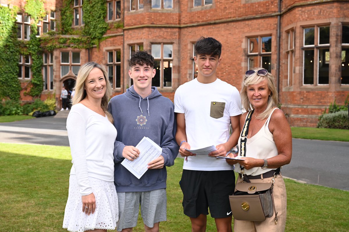 CampbellCollege's tweet photo. 147 pupils at Campbell College opened their envelopes today to reveal the strongest set of GCSE results ever recorded for the College.

Full story including comment from Headmaster &amp; Photo Gallery here: https://t.co/SSLd4YQQEI https://t.co/BnpedDHeph