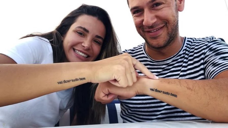 Ani_b2084's tweet photo. Coldplay who?!?!?
Vi Silence 4 umas 20 vezes ao vivo.
Chupaaaa
#brunardo
#vaifixartudobem
#coldplaywho
#silence4 https://t.co/fOmqMtfS34