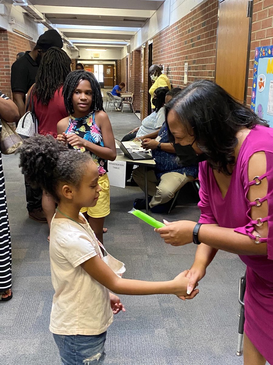 NorthDriveES's tweet image. OPEN House on Tuesday at North Drive Elementary was an absolute SUCCESS!!! Our families got a chance to meet our new Principal, Mrs. Jacobs!
