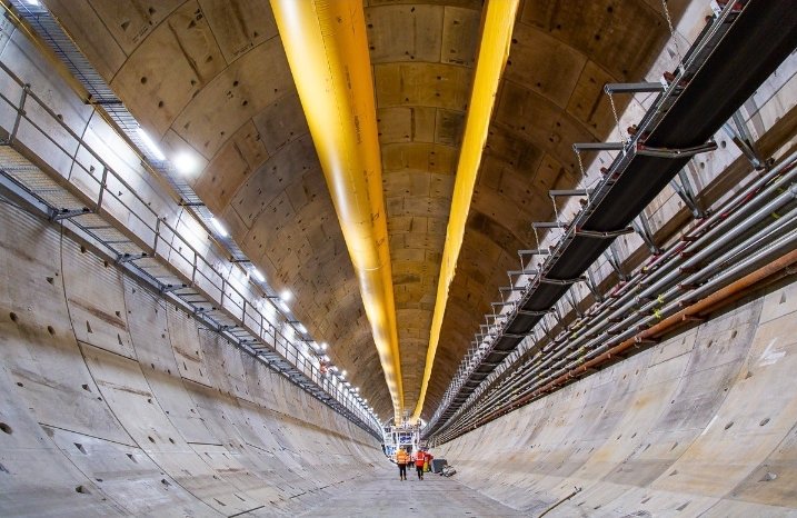 Philssay's tweet photo. #onlyinMelbourne
Can you walk through an empty billion dollar tunnel. And have no ambulances available for you to get to a hospital and sit in a 3rd world tent emergency hospital waiting for treatment for 18 hours. https://t.co/JBxxVroOjb