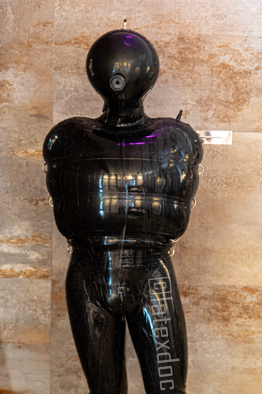 latex_doc's tweet photo. Some more heavy rubber - completely under control and inflated 🔒 https://t.co/LDbGdY9D2d
