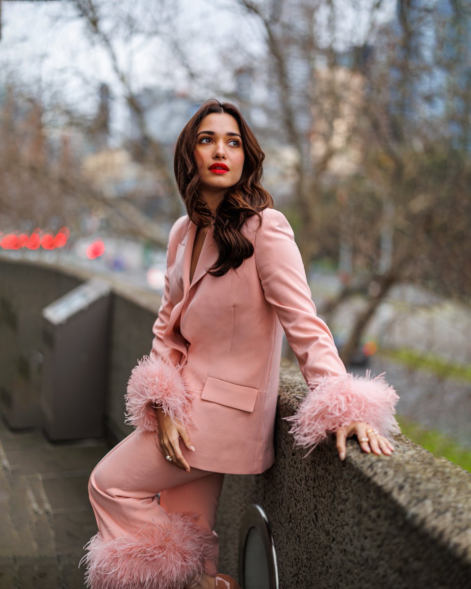 tamannaahspeaks's tweet photo. Missing Melbourne b̷i̷g̷ pink time 💕 https://t.co/PZnlOsq1cI