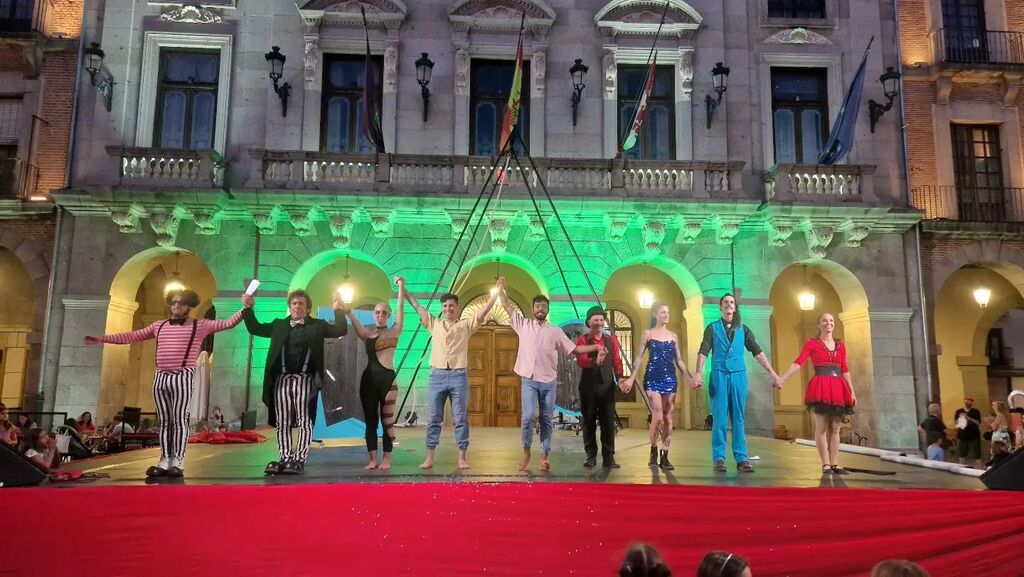 NuevoFielato (@nuevofielato) on Twitter photo Gala de Circo de @cclap_circocyl, en el <a href="/festivalcirco/">FestivalDeCirco.com</a> de Ávila.
Gente buenísima, todos de Castilla y León!
.
.
.
.
#circo #avila #Valladolid #NuevoFielato #cclap #festival instagr.am/p/ChraRv-LcOv/ Gala de Circo de @cclap_circocyl, en el <a href="/festivalcirco/">FestivalDeCirco.com</a> de Ávila.
Gente buenísima, todos de Castilla y León!
.
.
.
.
#circo #avila #Valladolid #NuevoFielato #cclap #festival instagr.am/p/ChraRv-LcOv/