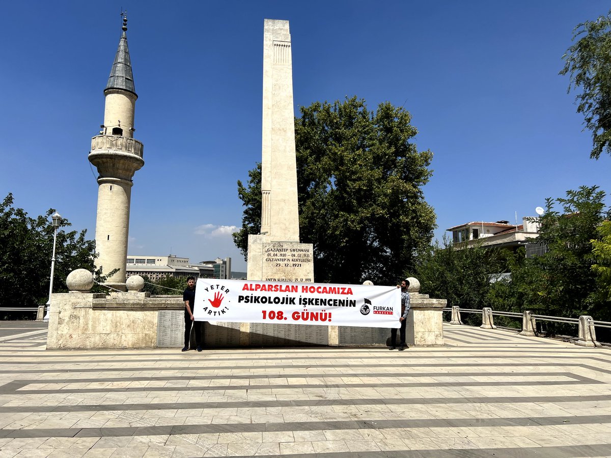 Alparslan Hocamıza Yapılan Psikolojik İşkenceyi Kınıyoruz!

Gaziantepli Furkan Hareketi Mensupları olarak,psikolojik işkencenin 108. gününde Alparslan Hocamıza yapılan bu haksız sürecin sona ermesi için şehrin merkezi noktalarında branda açtık!

#AlparslanHocayaÖzgürlük