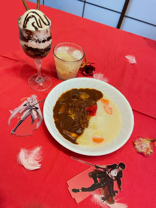 ざっくりメニュー!【双騎】パフェ、カレー、春風桃李巵【鶴丸】ホワイトオムレツ〜俺の落書きを添えて〜、一服甘味、チーズケーキ(綿菓子にベリーソースかけると何か出てくる)【伽羅】ガトーショコラ、焼きおにぎり茶漬け、珈琲ゼリーパフェ鶴と龍形のチョコもちゃんと手作り 