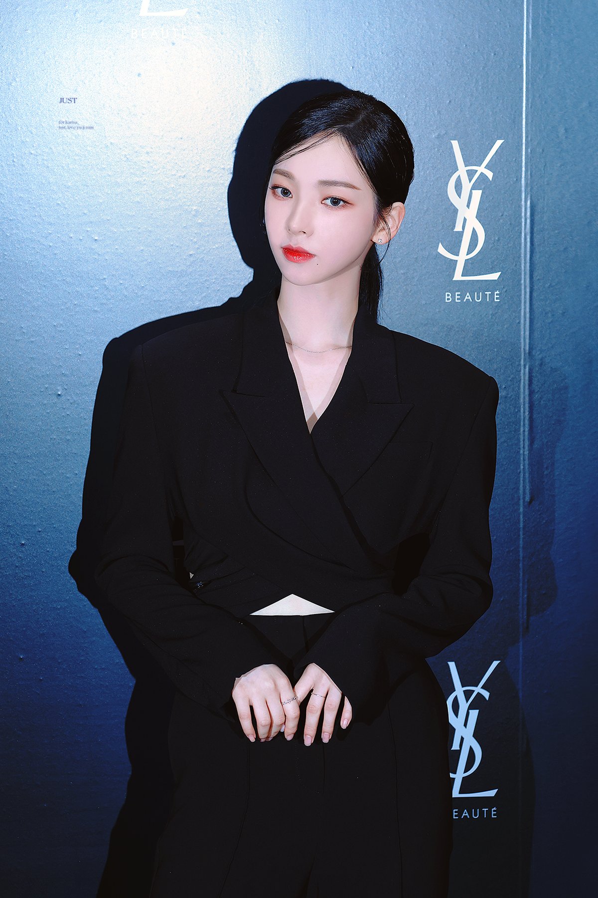★AESPA カリナ着用★ CARVEN Swan black 【送料込/関税込】 aespa カリナ