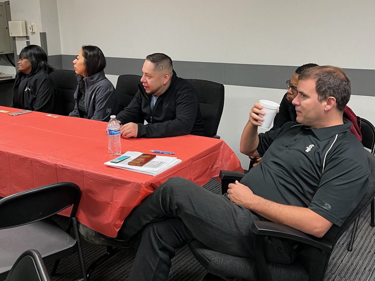 The Sunrise/Night sort Women In Operations kickoff had a great turn out this morning. Thank you to all that came to support this kickoff!! <a href="/CACHamysitterly/">Amy Sitterly</a> <a href="/CachTomasik/">CACH_Tomasik</a> <a href="/UPSers/">UPSers</a>