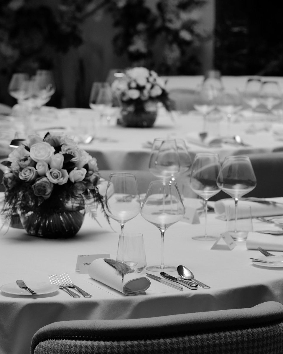 ConradLondonSJ's tweet photo. A peek at a recent private dinner in the Orchard room. We so enjoy creating beautiful, sophisticated set-ups such as this.

📸 @irasolopaillustrations @yushi.louirene.lu https://t.co/S4qChKBbqx