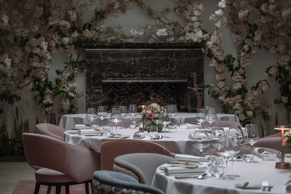 ConradLondonSJ's tweet photo. A peek at a recent private dinner in the Orchard room. We so enjoy creating beautiful, sophisticated set-ups such as this.

📸 @irasolopaillustrations @yushi.louirene.lu https://t.co/S4qChKBbqx