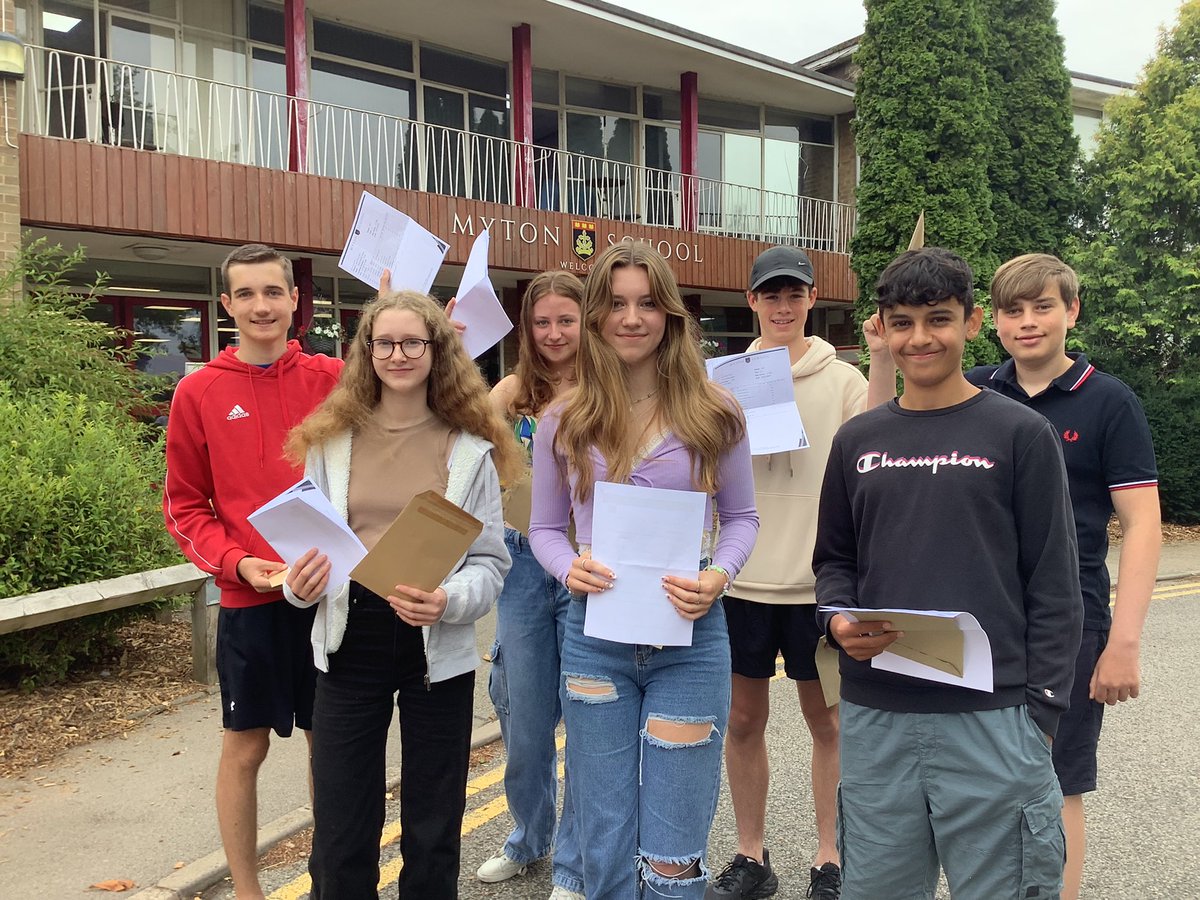 MytonSchool's tweet photo. We are delighted that 80% of our GCSE students were awarded a ‘good pass’ grade 4 in both English &amp; Maths; 57% gained a ‘strong pass’ grade 5 or better in both subjects; &amp; 22% achieved a grade 7 or better (equivalent to the old A grade) in English &amp; Maths. Well done everyone! https://t.co/B85VbpH5C8