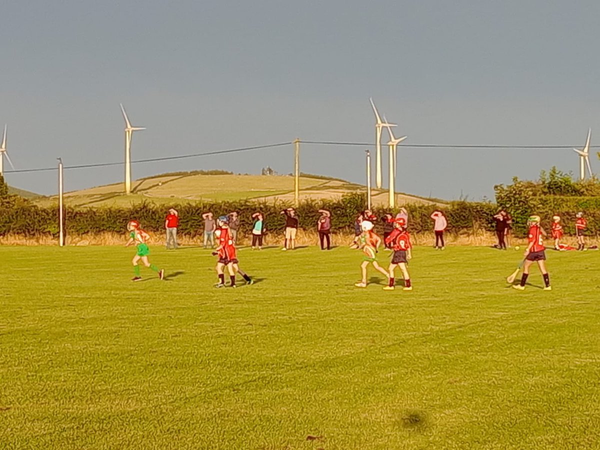 camogie_club's tweet photo. The u12's travelled to Kilrush yesterday evening and put on a fantastic display of Camogie. There was some outstanding scores taken. All the girls played great and they came out on top with a score line of 6-4 to 3-0. Kilmore Abú🧡💚🧡 https://t.co/oogiYXIr0q