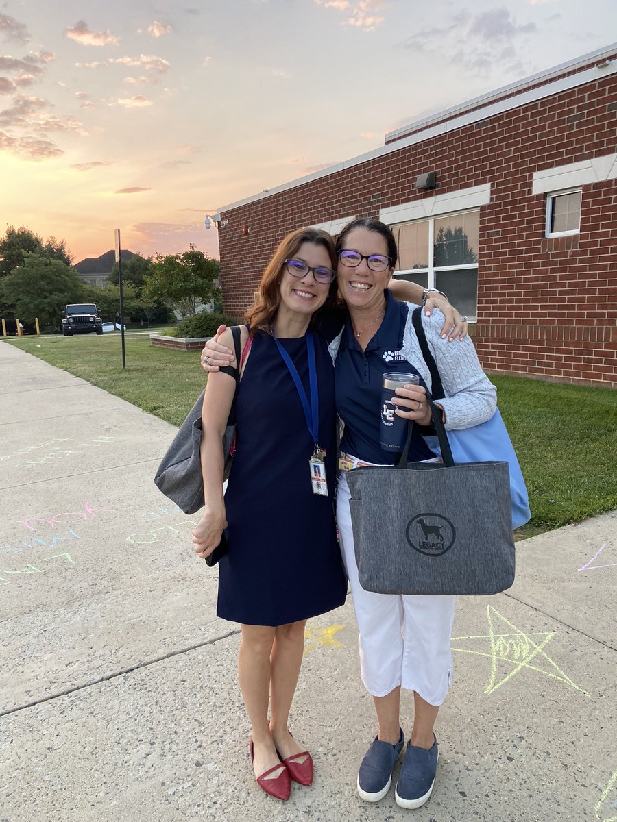 agmteach's tweet photo. Day one of Reaching for the Stars at Legacy and walking the chalk with the best AP ever! #LegacyES @jokeofbugaj https://t.co/91yCvNzW8g