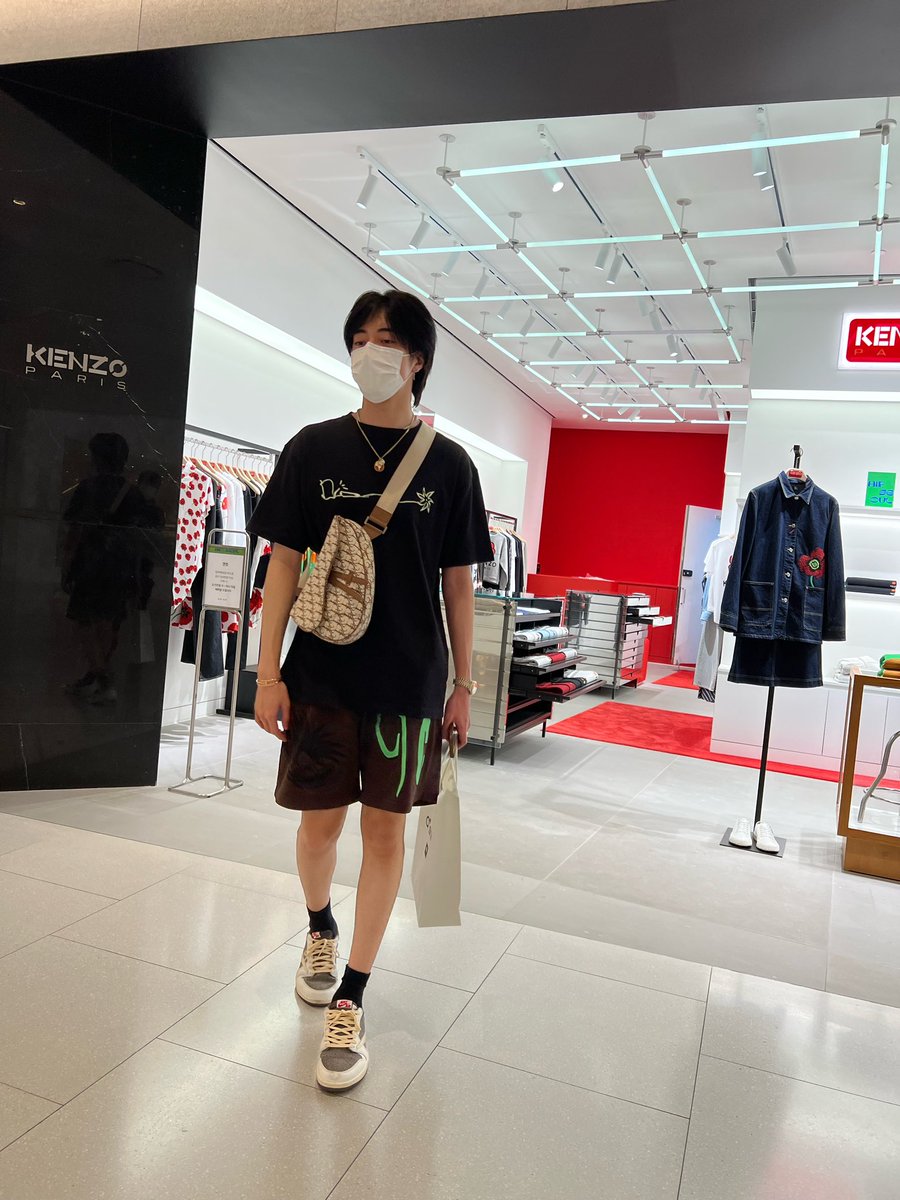 harutogallery_ tweet picture
