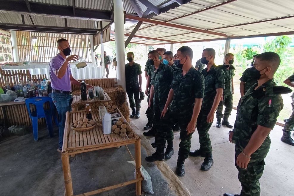 ascom2army2's tweet image. บชร.2 จัดการฝึกอบรมเพื่อสร้างอาชีพให้แก่พลทหารกองประจำการ ที่จะปลดประจำการเป็นกองหนุน 31 ส.ค. 65 ณ ศูนย์การเรียนรู้ปรัชญาเศรษฐกิจพอเพียงตามแนวพระราชดำริ ภาคตะวันออกเฉียงเหนือ ค่ายสุรนารี อ.เมือง จ.นครราชสีมา

#เป็นทหารได้อะไรมากกว่าที่คิด
#กองทัพภาคที่2
#กองบัญชาการช่วยรบที่2