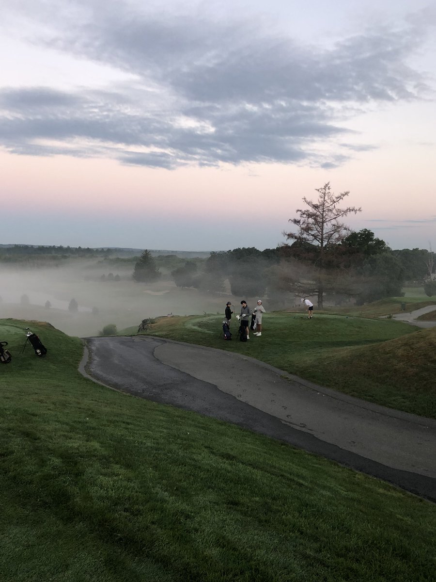 MHSRangerGolf's tweet photo. Another beautiful morning here at Merrimack Valley Golf Course. First day of competitive match play for #RangerGOLF  @methuensports https://t.co/BVWOSjGhPi
