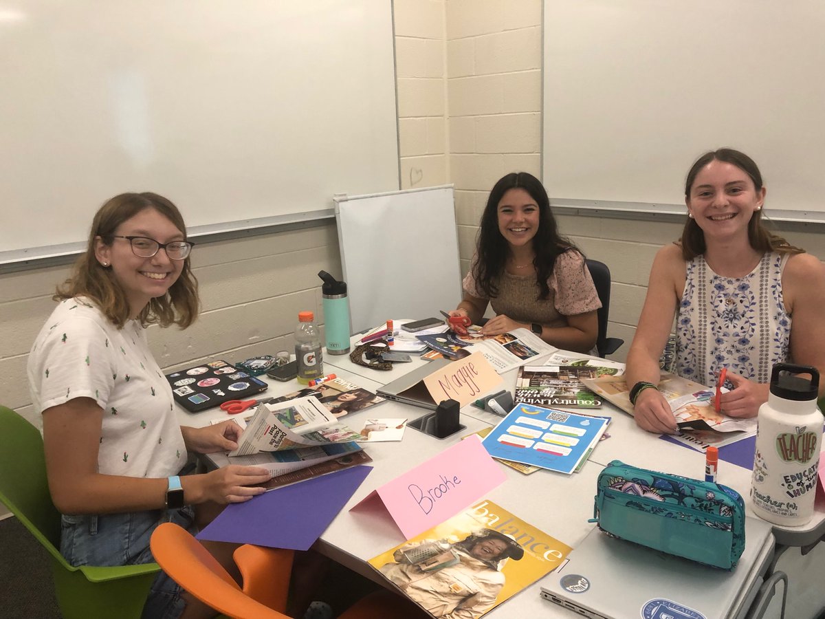 KCapLiteracy's tweet photo. My #EtownLiteracyMethods set goals for themselves by creating vision boards! #creativity #literacy #SEL @EtownCollege https://t.co/mKpRZQPgVS