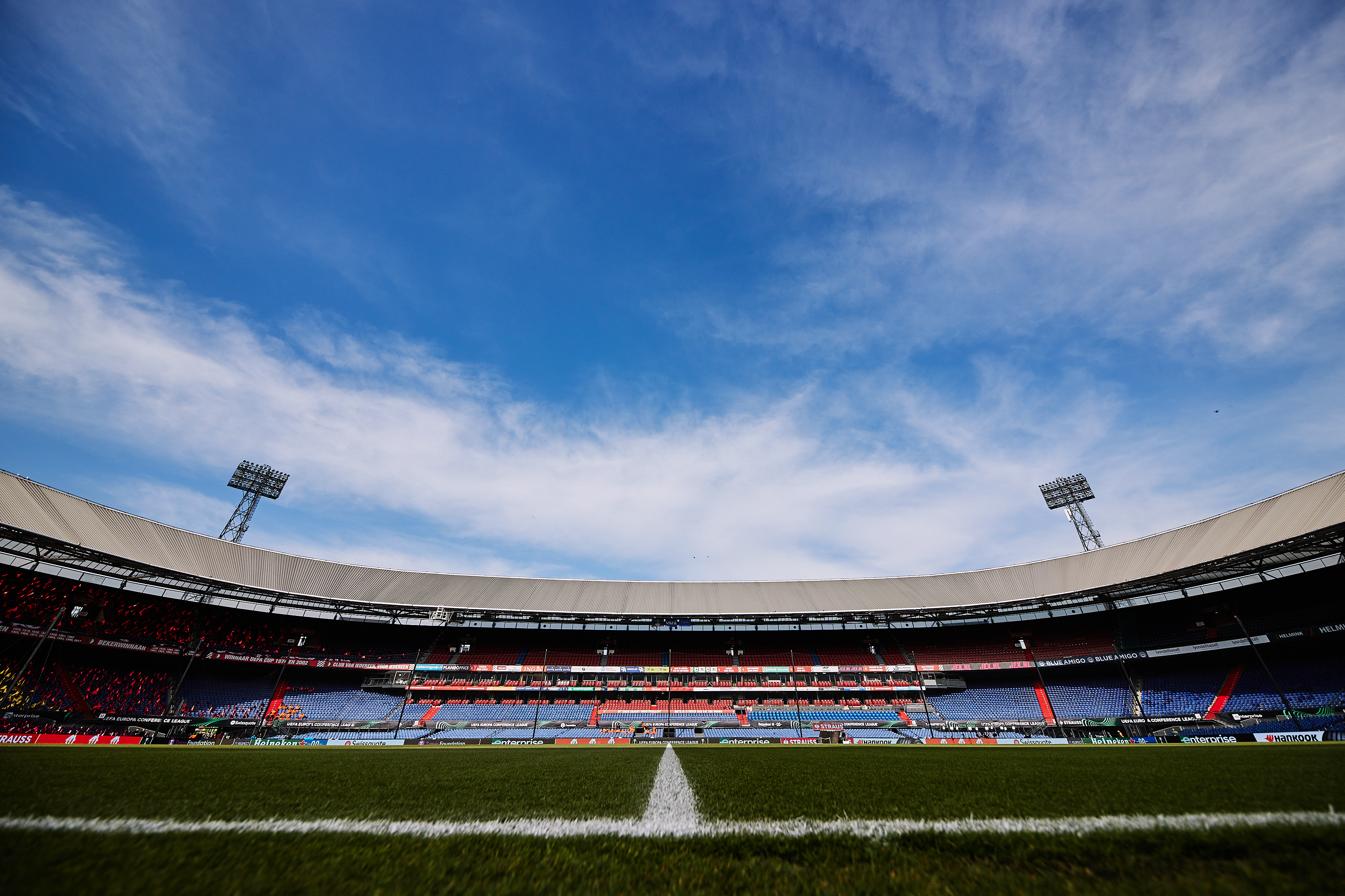 UEFA Europa League on Twitter: "🏟️ First player you think of? @Feyenoord | #UEL / Twitter