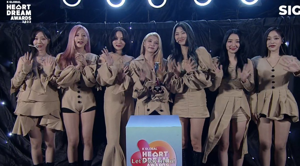 multi_dc's tweet photo. and yall know what’s the best part about this win? they’re complete. all 7 of them were there when the award was given to them. even their first music show win, they were complete. 

#드림캐쳐_2022HDA #Deukae_HeartDreamAwards
@hf_dreamcatcher https://t.co/iIGt3moNJB