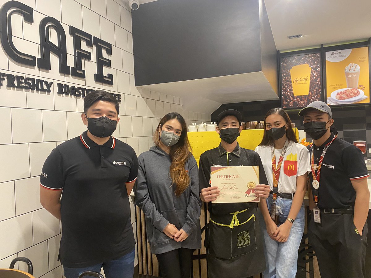 TheFaulkersonBH's tweet photo. Congratulations to our service crew, Angelo Malos for showing integrity and excellence during his work hours last August 17, 2022, where he returned the money left by the customer worth 10,000 cash, different ATM cards summing up to 90,000, and ID's. #mcdonialden #CMITE https://t.co/quUhEniR5t